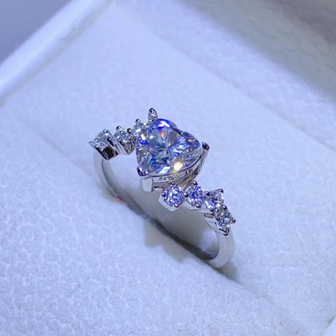 1 Carat Moissanite 925 Sterling Silver Ring 1 Carat Moissanite 925 Sterling Silver Ring