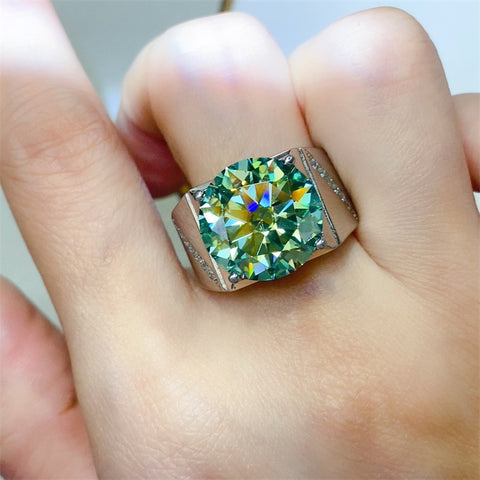 10 Carat Moissanite 925 Sterling Silver Signet Ring 10 Carat Moissanite 925 Sterling Silver Signet Ring