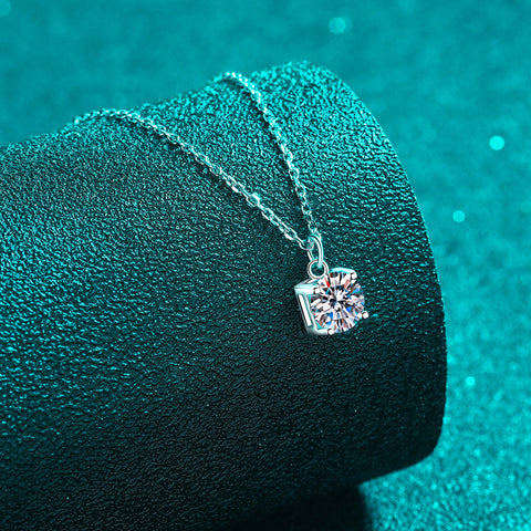 1 Carat Moissanite 925 Sterling Silver Necklace 1 Carat Moissanite 925 Sterling Silver Necklace