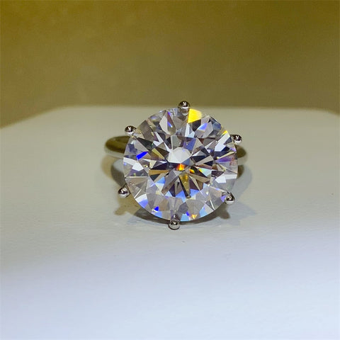 10 Carat Moissanite 925 Sterling Silver Ring 10 Carat Moissanite 925 Sterling Silver Ring