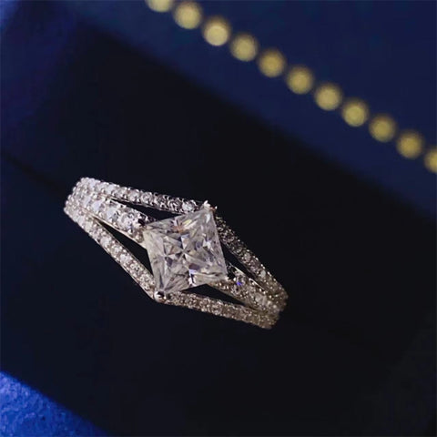 1 Carat Moissanite 925 Sterling Silver Ring 1 Carat Moissanite 925 Sterling Silver Ring