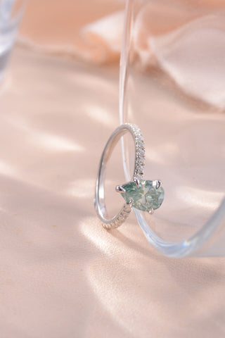 1.5 Carat Teardrop Shape Moissanite 925 Sterling Silver Ring 1.5 Carat Teardrop Shape Moissanite 925 Sterling Silver Ring