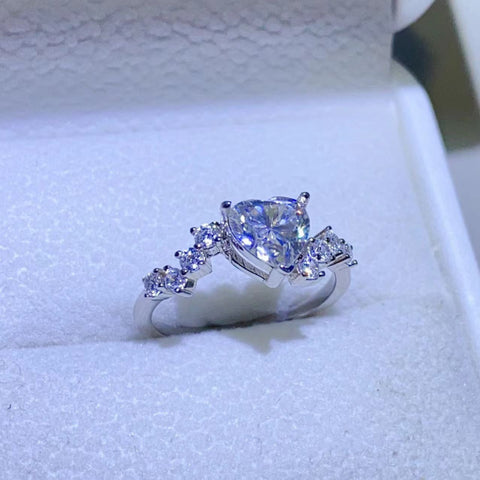 1 Carat Moissanite 925 Sterling Silver Ring 1 Carat Moissanite 925 Sterling Silver Ring