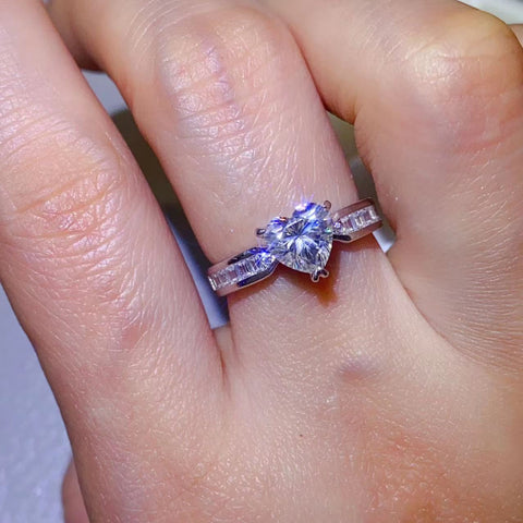1 Carat Moissanite 925 Sterling Silver Ring 1 Carat Moissanite 925 Sterling Silver Ring