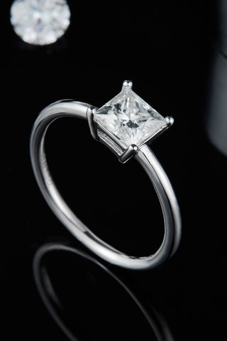 1 Carat Moissanite 925 Sterling Silver Solitaire Ring 1 Carat Moissanite 925 Sterling Silver Solitaire Ring