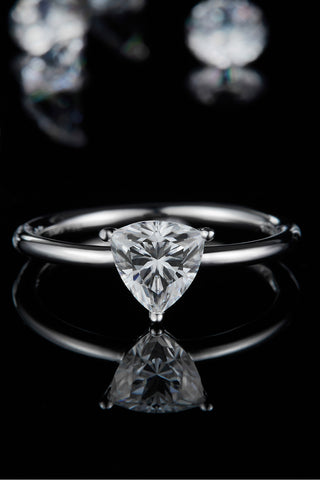 1 Carat Moissanite 925 Sterling Silver Solitaire Ring 1 Carat Moissanite 925 Sterling Silver Solitaire Ring