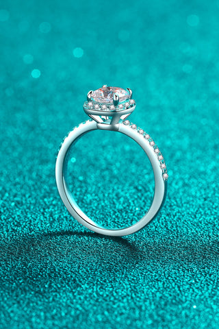 1 Carat Moissanite 925 Sterling Silver Halo Ring 1 Carat Moissanite 925 Sterling Silver Halo Ring