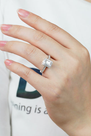 1 Carat Moissanite 925 Sterling Silver Halo Ring 1 Carat Moissanite 925 Sterling Silver Halo Ring