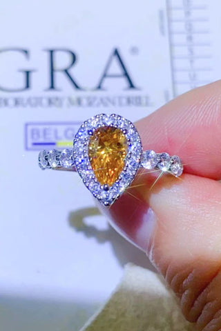 1 Carat Moissanite Contrast Teardrop Ring 1 Carat Moissanite Contrast Teardrop Ring