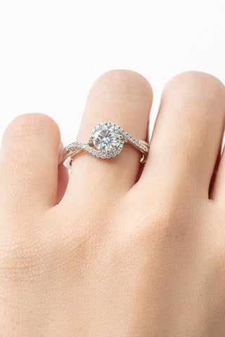 1 Carat Moissanite Crisscross Ring 1 Carat Moissanite Crisscross Ring
