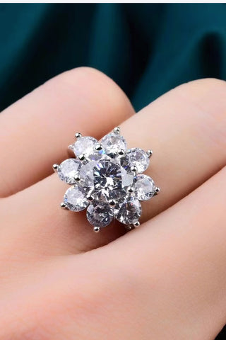 1 Carat Moissanite Flower Ring 1 Carat Moissanite Flower Ring