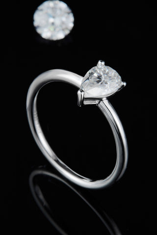 1 Carat Moissanite 925 Sterling Silver Solitaire Ring 1 Carat Moissanite 925 Sterling Silver Solitaire Ring