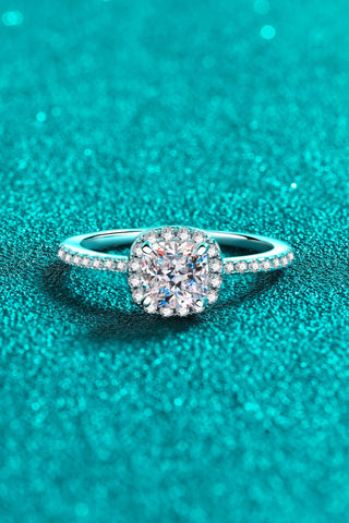 1 Carat Moissanite 925 Sterling Silver Halo Ring 1 Carat Moissanite 925 Sterling Silver Halo Ring