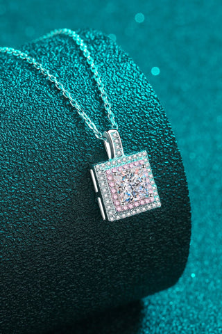 1 Carat Moissanite Square Pendant Chain Necklace 1 Carat Moissanite Square Pendant Chain Necklace