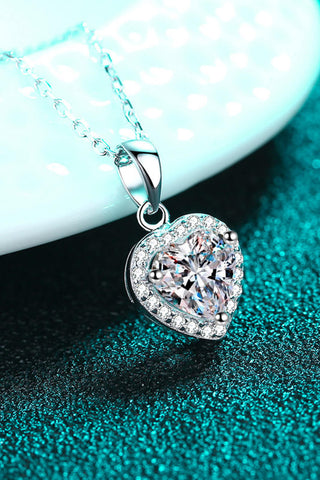 1 Carat Moissanite Heart Pendant Chain Necklace 1 Carat Moissanite Heart Pendant Chain Necklace