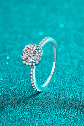 1 Carat Moissanite 925 Sterling Silver Halo Ring 1 Carat Moissanite 925 Sterling Silver Halo Ring