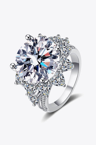 10 Carat Moissanite Flower-Shaped Ring 10 Carat Moissanite Flower-Shaped Ring