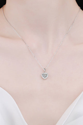 1 Carat Moissanite Heart Pendant Chain Necklace 1 Carat Moissanite Heart Pendant Chain Necklace