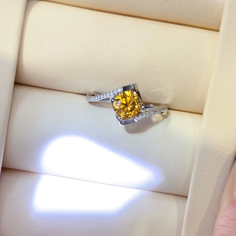 1 Carat Moissanite 925 Sterling Silver Ring 1 Carat Moissanite 925 Sterling Silver Ring