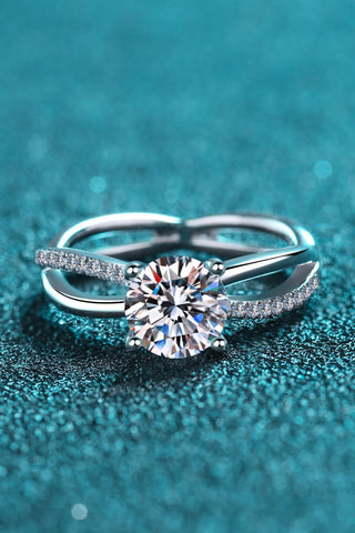 1 Carat Moissanite Crisscross Split Shank Ring 1 Carat Moissanite Crisscross Split Shank Ring
