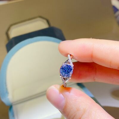 1 Carat Moissanite Crisscross 925 Sterling Silver Ring 1 Carat Moissanite Crisscross 925 Sterling Silver Ring