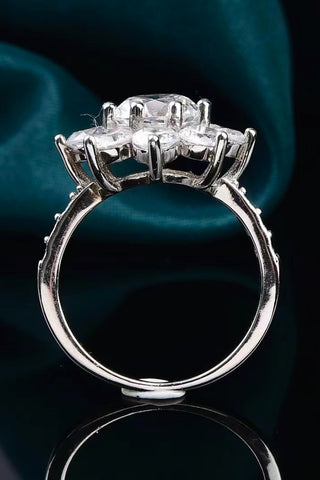 1 Carat Moissanite Flower Ring 1 Carat Moissanite Flower Ring