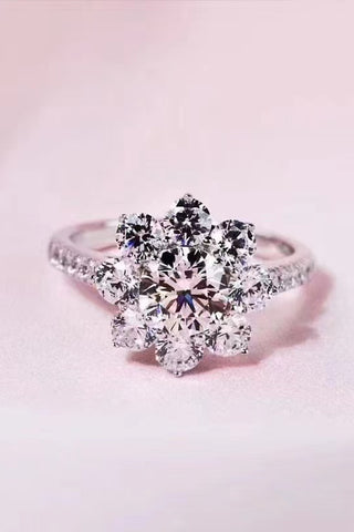 1 Carat Moissanite Flower Ring 1 Carat Moissanite Flower Ring