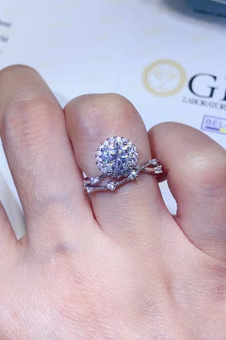 1 Carat Moissanite Platinum-Plated Ring 1 Carat Moissanite Platinum-Plated Ring