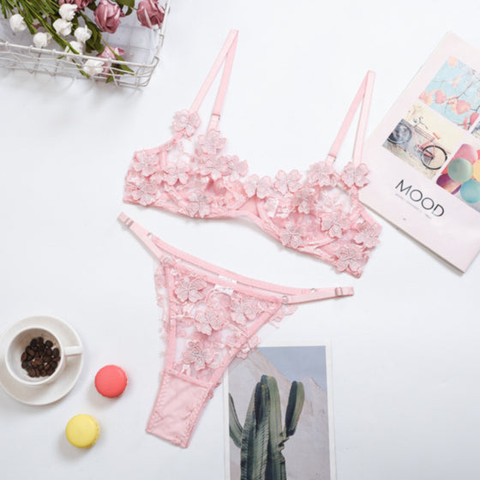 La Belle Fantastique Daisy Embroidery Sexy Lingerie (2 Piece Set)