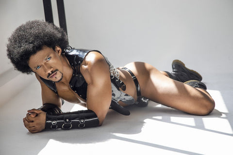 CandyMan_99819_Gloss%20Black_3.jpg