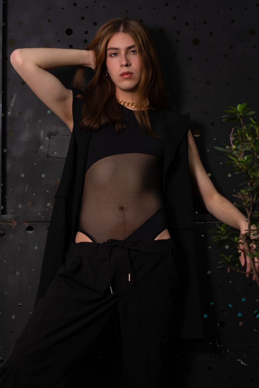 PLURAL_PL002_Black_1.jpg